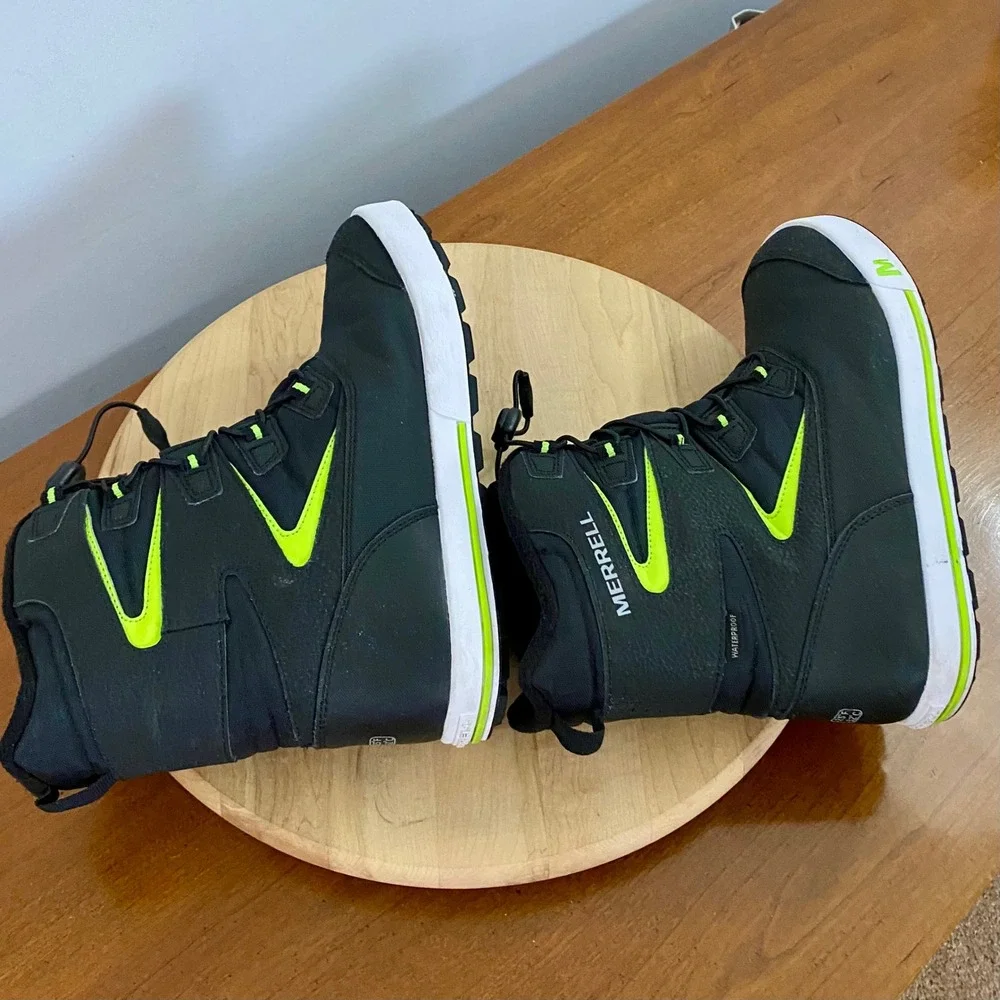 Merrell Snow Bank 3.0 Waterproof Boots Kids Youth Size US 7 Black Neon Green